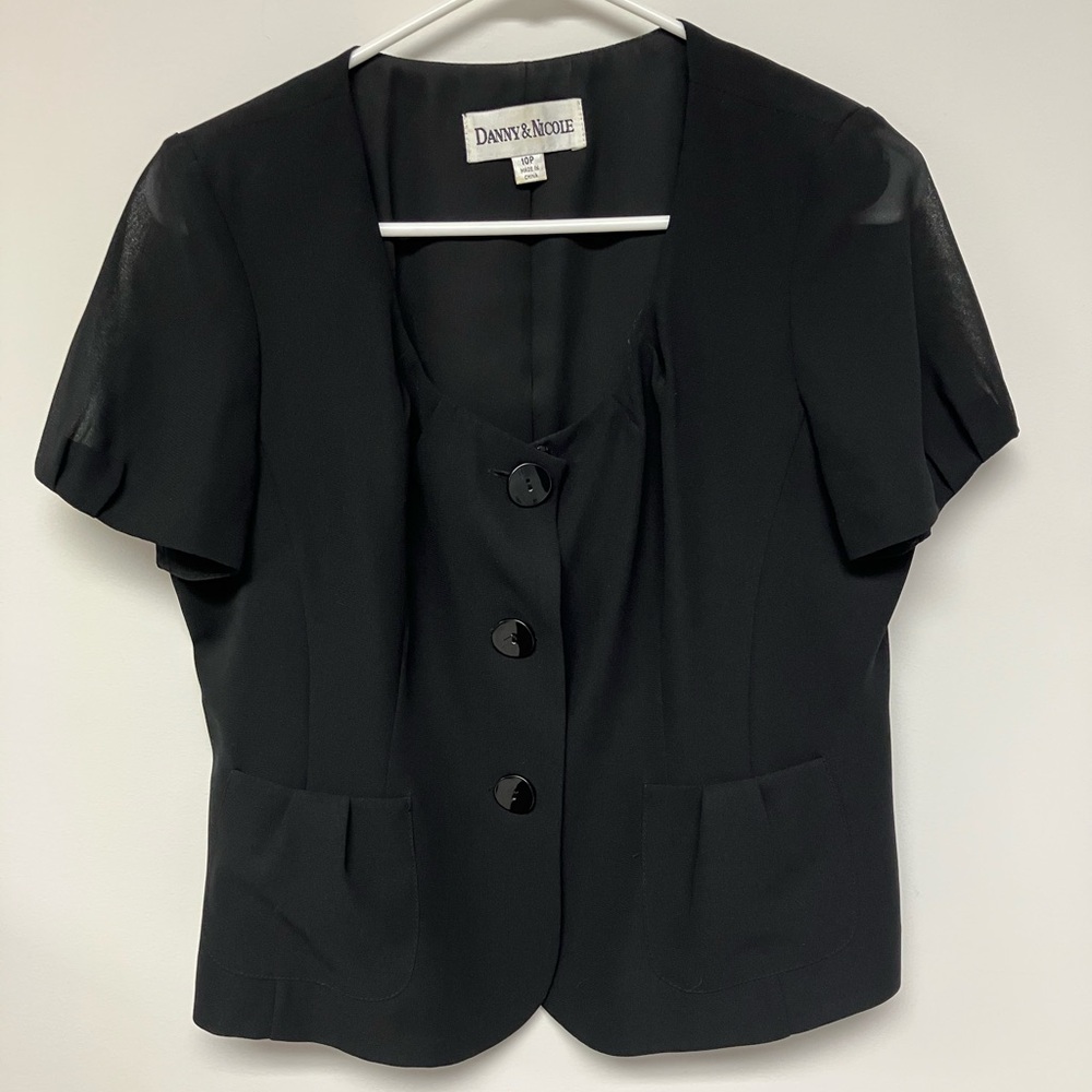 Danny & Nicole, black short-sleeved top, 10P